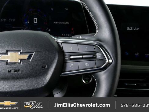 Certified 2025 Chevrolet Traverse LT FWD image 10