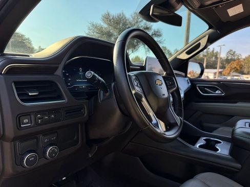 Used 2024 Chevrolet Suburban LT image 36