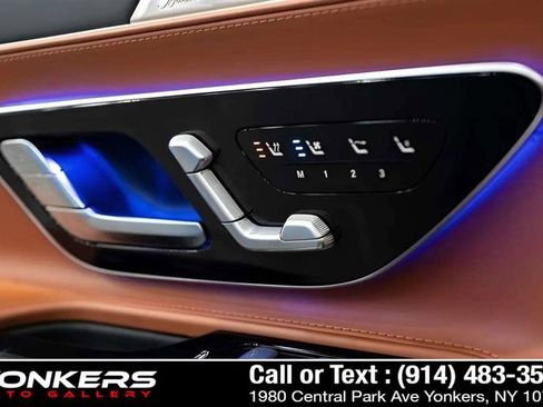 Used 2022 Mercedes-Benz SL 55 AMG 4MATIC w/ Driver Assistance Package image 80