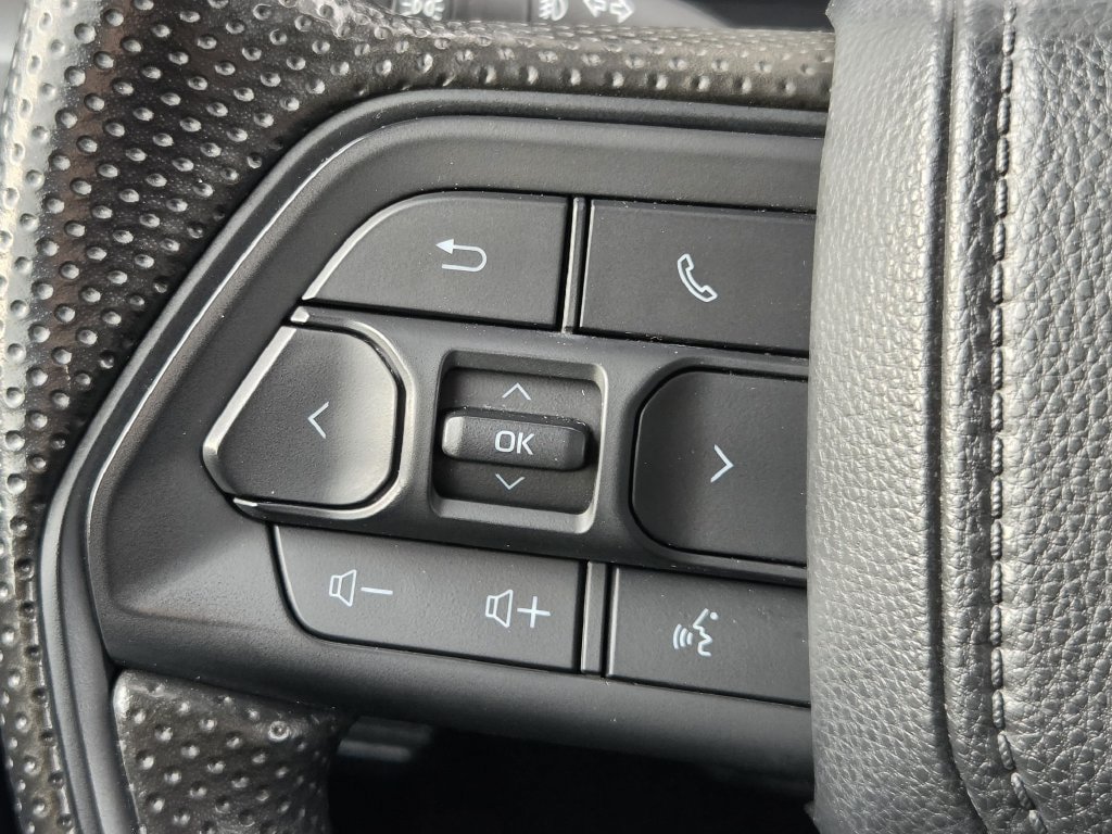 Used 2024 Toyota Tacoma SR5 AWD/4WD image 23