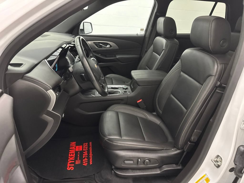 Used 2023 Chevrolet Traverse LT w/ LT Premium Package AWD/4WD image 23
