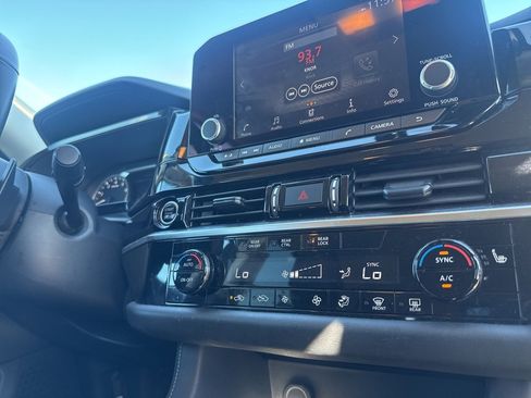 Certified 2024 Nissan Pathfinder SV image 17