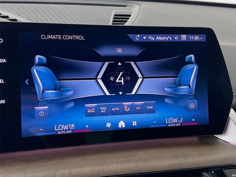 Used 2025 BMW X1 xDrive28i w/ Technology Package image 15