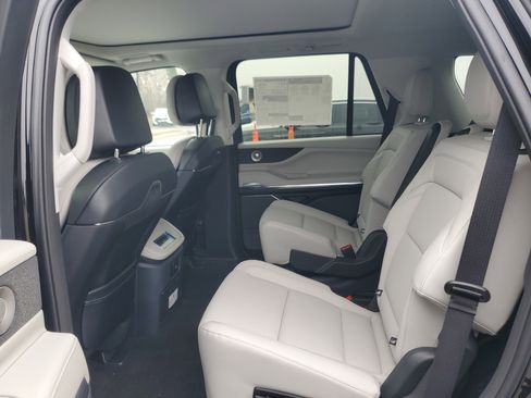 New 2026 Lincoln Navigator Reserve w/ Jet Appearance Package image 27