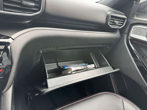 Used 2022 Ford Explorer ST-Line w/ Class IV Trailer Tow Package image 35