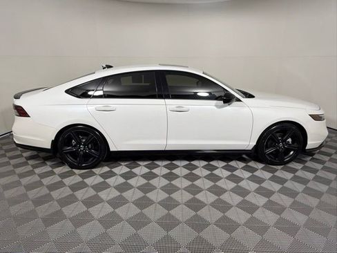 Used 2024 Honda Accord Sport image 7