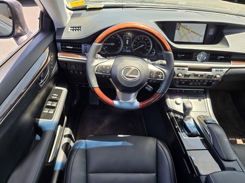 Used 2017 Lexus ES 350 w/ Navigation System Package FWD image 13