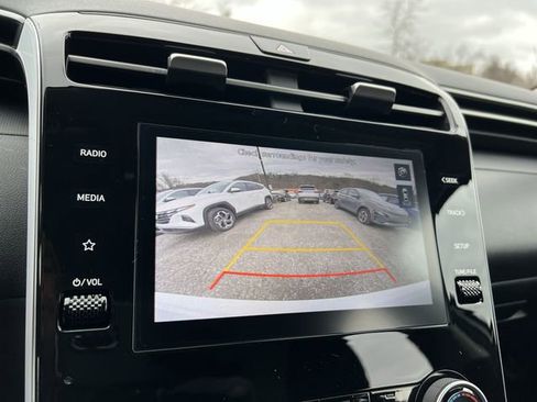 Used 2023 Hyundai Tucson SE image 12