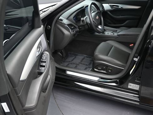 Used 2023 Cadillac CT5 Luxury w/ LPO, ONYX Package image 12