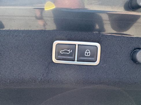 Used 2023 Genesis G70 3.3T w/ Sport Prestige Package image 43