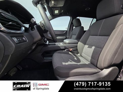 Used 2025 GMC Acadia Elevation FWD image 23