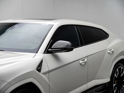 Used 2022 Lamborghini Urus image 27