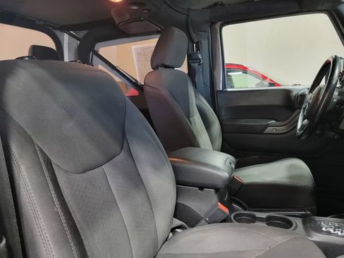Used 2018 Jeep Wrangler Sport AWD/4WD image 15