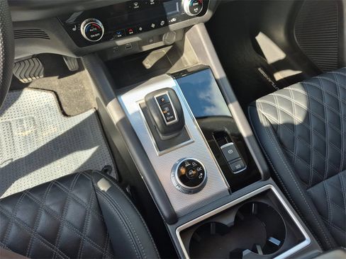 Used 2024 Mitsubishi Outlander SEL image 38