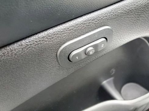 Used 2020 Jeep Grand Cherokee Limited w/ Luxury Group II image 19