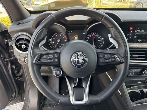 Used 2023 Alfa Romeo Stelvio Sprint image 14