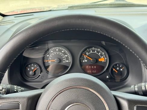 Used 2015 Jeep Patriot High Altitude AWD/4WD image 28