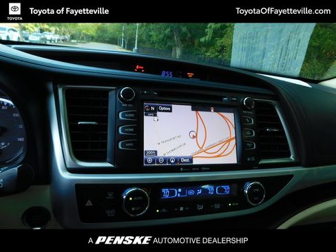 Used 2018 Toyota Highlander XLE AWD/4WD image 10