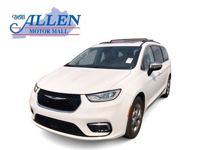 Used 2023 Chrysler Pacifica Limited