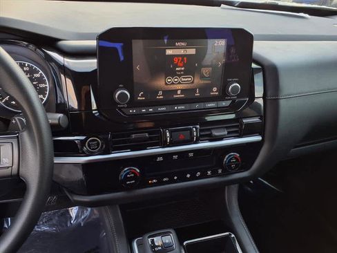 Used 2022 Nissan Pathfinder S image 9