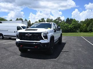 Used 2025 Chevrolet Silverado 2500 ZR2 w/ Technology Package AWD/4WD video 2