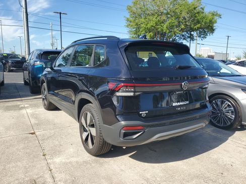 Used 2025 Volkswagen Taos S image 5