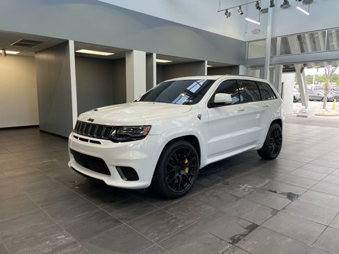 Used 2018 Jeep Grand Cherokee Trackhawk AWD/4WD image 6
