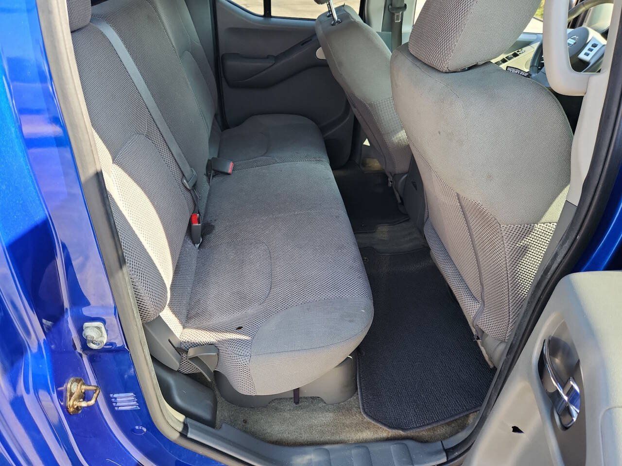 Used 2015 Nissan Frontier SV w/ SV Value Truck Package RWD image 18