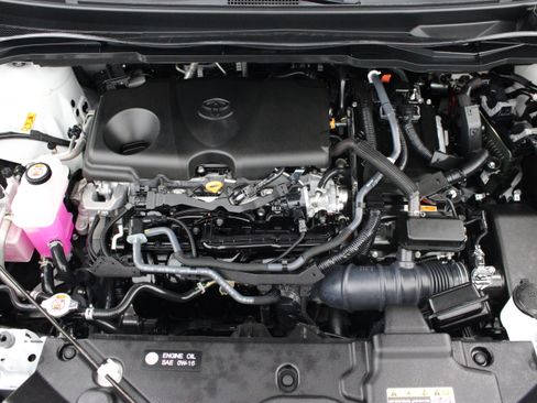 Used 2025 Toyota Sienna XLE FWD image 40