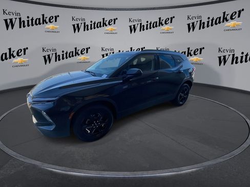 Used 2025 Chevrolet Blazer LT w/ Midnight/Sport Edition image 4