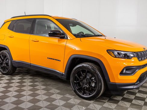 New 2026 Jeep Compass Latitude image 9
