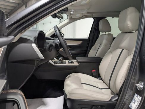 Certified 2025 MAZDA CX-90 Plug-In Hybrid w/Premium Sport image 14