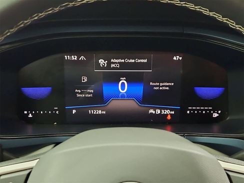 Certified 2024 Volkswagen Taos SE image 33