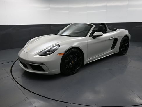 Certified 2025 Porsche 718 Boxster RWD image 31