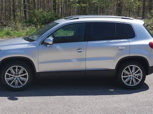 Used 2015 Volkswagen Tiguan SEL FWD image 2
