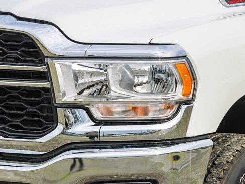 Used 2023 RAM 2500 Tradesman w/ Chrome Appearance Group image 8