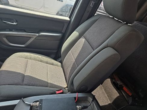 Used 2015 Nissan Titan SV w/ SV Value Truck Package RWD image 6