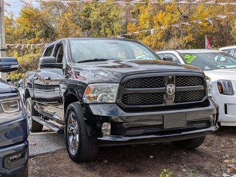 Used 2019 RAM 1500 Express w/ Express Value Package image 3