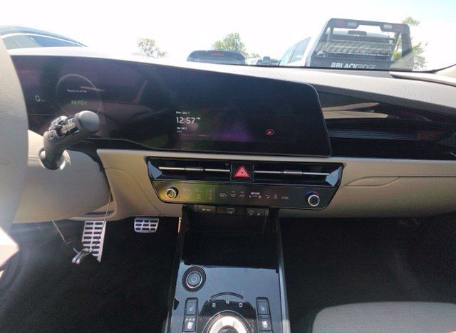 Certified 2023 Kia Niro Wave FWD image 12