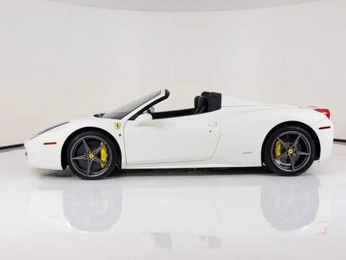 Used 2015 Ferrari 458 Spider image 7