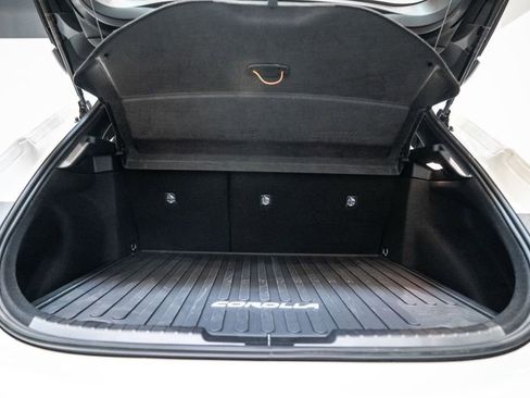 Used 2024 Toyota Corolla SE w/ SE Package image 32