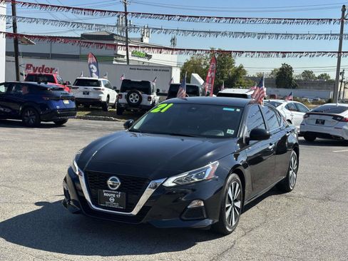 Used 2021 Nissan Altima 2.5 SV image 2