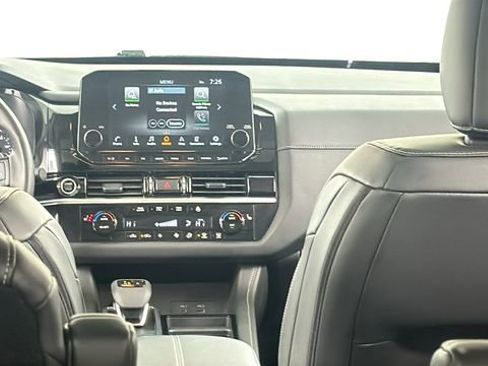 Used 2024 Nissan Pathfinder SL w/ SL Premium Package image 17