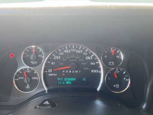 Used 2017 Chevrolet Express 3500 LT w/ LT Preferred Equipment Group RWD image 12