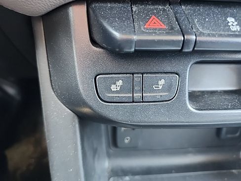 Used 2015 Chevrolet Colorado LT w/ Luxury Package RWD image 8