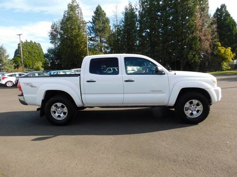 Used 2005 Toyota Tacoma PreRunner image 16