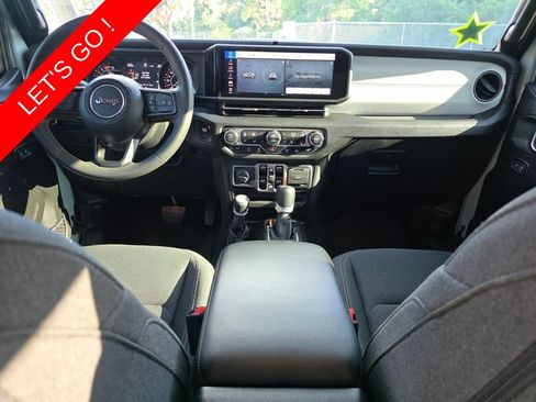 Used 2024 Jeep Wrangler Unlimited Sport AWD/4WD image 5