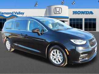 Used 2022 Chrysler Pacifica Touring-L video 1