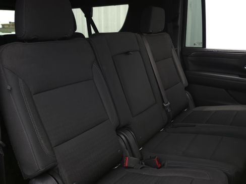 Used 2021 Chevrolet Suburban LS image 26