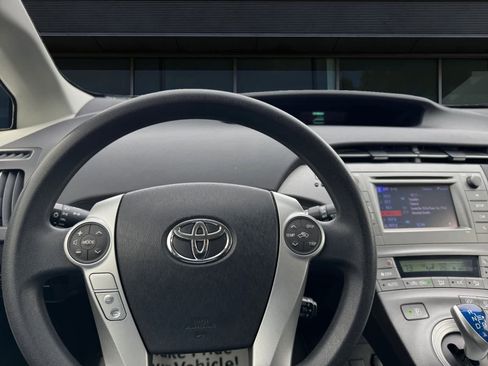 Used 2014 Toyota Prius Two image 3